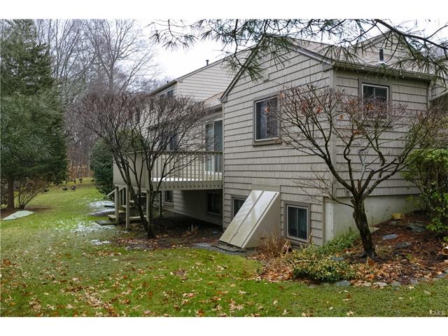 31 Happy Hollow Circle, Stratford, CT 06614