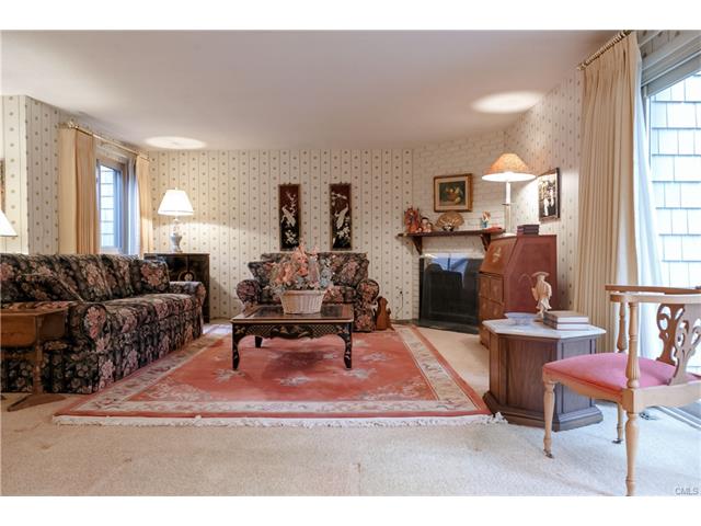 31 Happy Hollow Circle, Stratford, CT 06614
