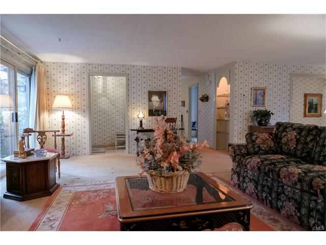 31 Happy Hollow Circle, Stratford, CT 06614