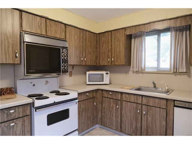 31 Happy Hollow Circle, Stratford, CT 06614