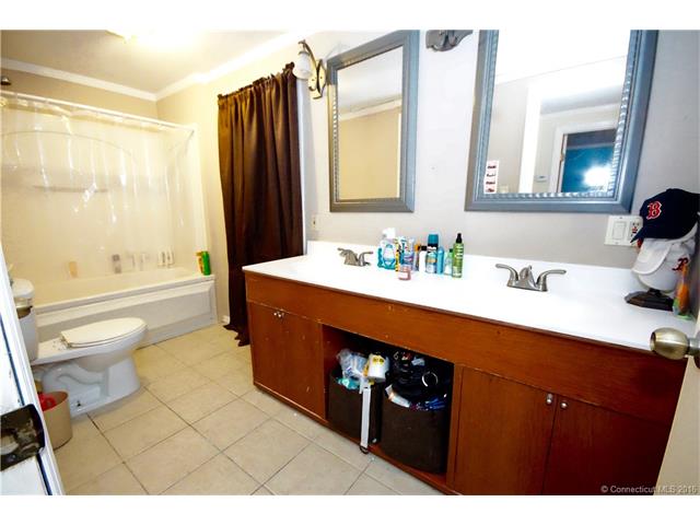 15 Harding Ave, Stratford, CT 06615