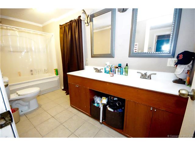 15 Harding Ave, Stratford, CT 06615