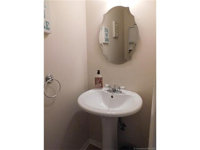 72Ferry Ct #72, Stratford, CT 06615