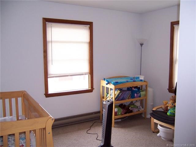 217Charlotte St #2L, Waterbury, CT 06704