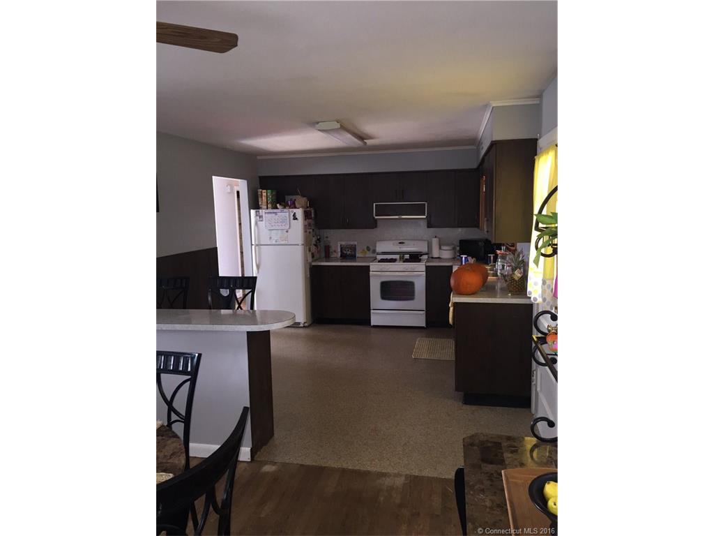 396 N Walnut St, Waterbury, CT 06704