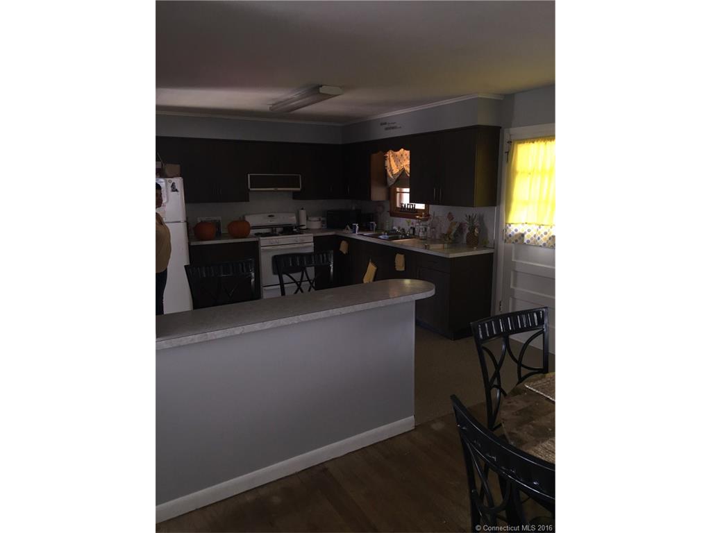 396 N Walnut St, Waterbury, CT 06704
