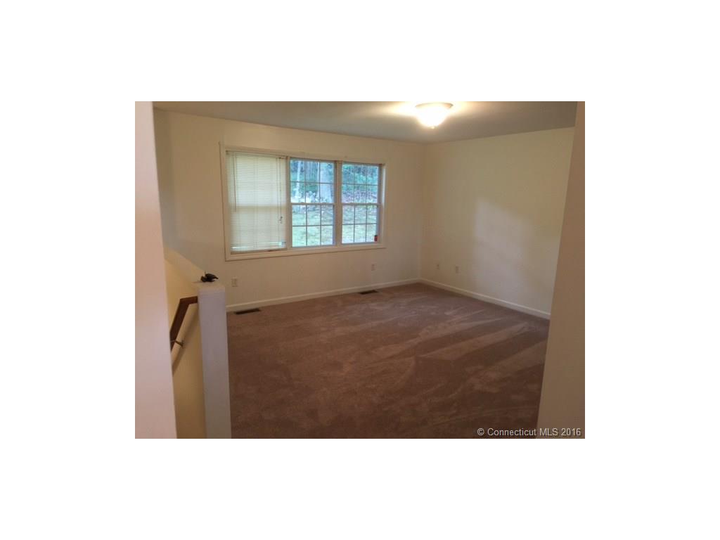 11 Lamont Street, Waterbury, CT 06704