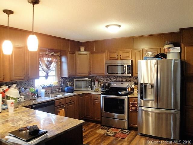 86 Holiday Hl, Waterbury, CT 06704