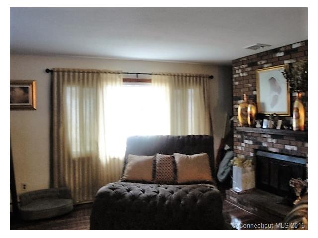 86 Holiday Hl, Waterbury, CT 06704