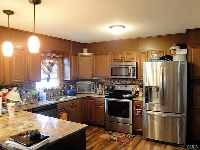 86 Holiday Hill, Waterbury, CT 06704