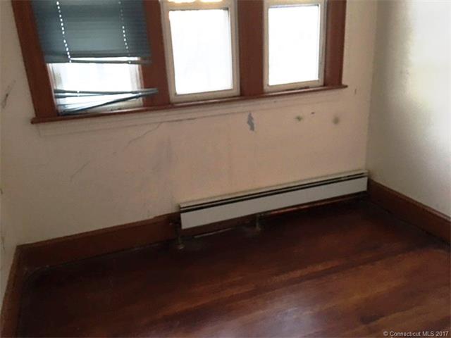 15 Edgehill Ave, Waterbury, CT 06704