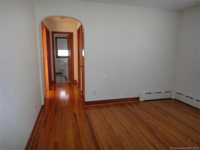 2776 EAST MAIN ST, Waterbury, CT 06705
