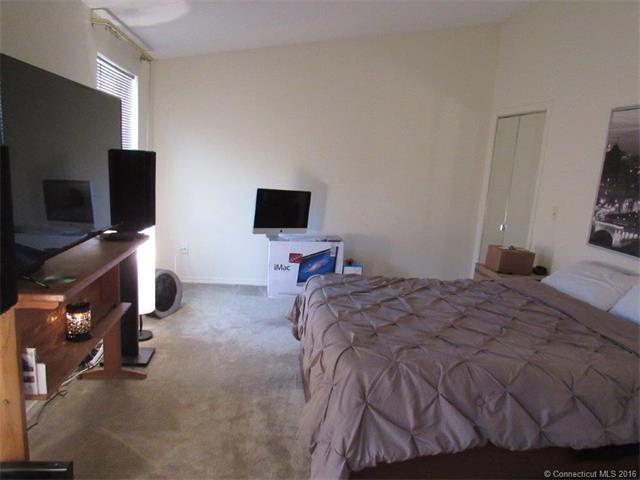 3249 East Main St, Waterbury, CT 06705