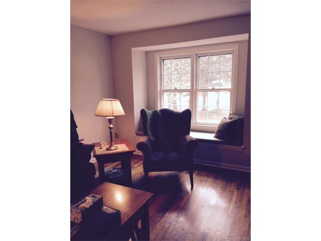 380 Hitchcock Rd, Waterbury, CT 06705