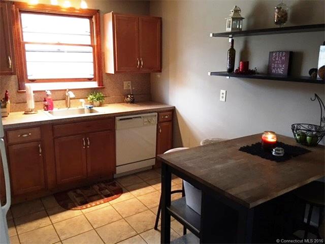 78 Beth Ln, Waterbury, CT 06705