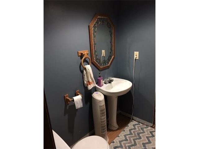 78 Beth Ln, Waterbury, CT 06705