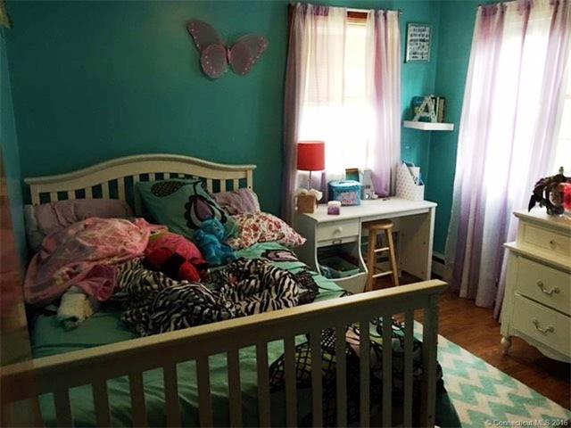 78 Beth Ln, Waterbury, CT 06705