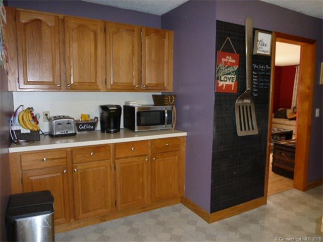 4 Swan St, Waterbury, CT 06705