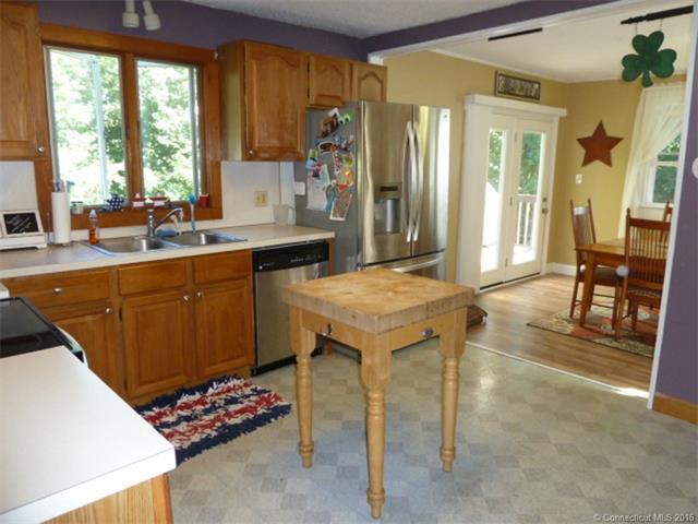 4 Swan St, Waterbury, CT 06705