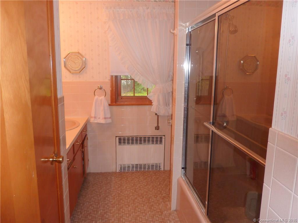 299 Courtland Ave, Waterbury, CT 06705