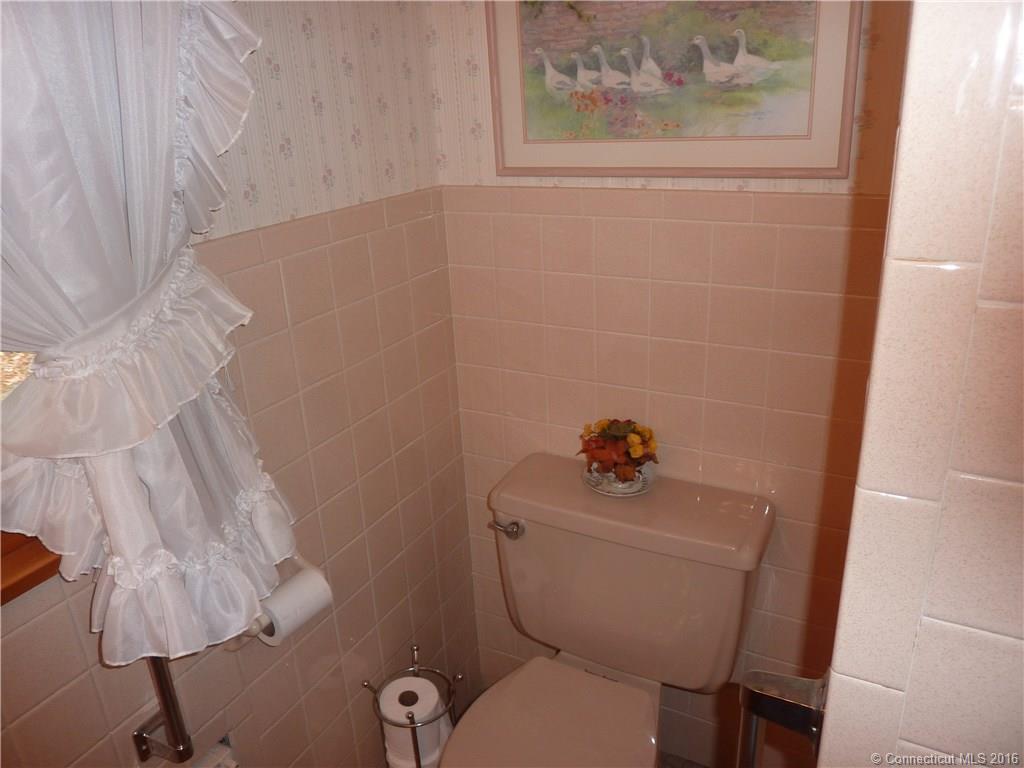 299 Courtland Ave, Waterbury, CT 06705