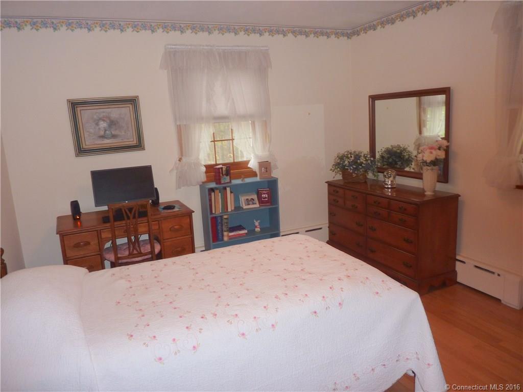 299 Courtland Ave, Waterbury, CT 06705
