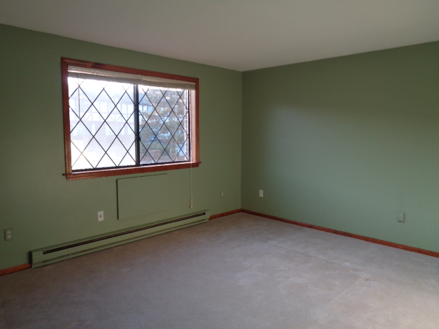 35 Preston TerraceWaterbury, CT, 06705New Haven County