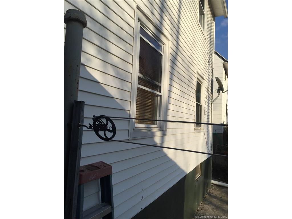 36 Laval St, Waterbury, CT 06706