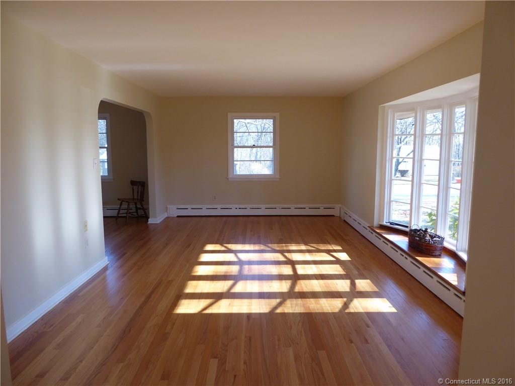 105 Glenrock Rd, Waterbury, CT 06706