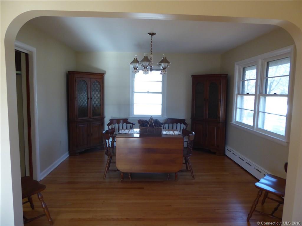 105 Glenrock Rd, Waterbury, CT 06706