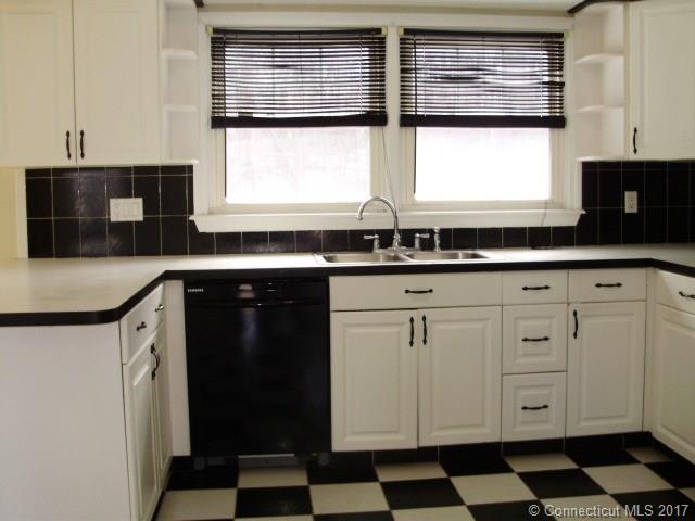 187 Peach Orchard Rd, Waterbury, CT 06706