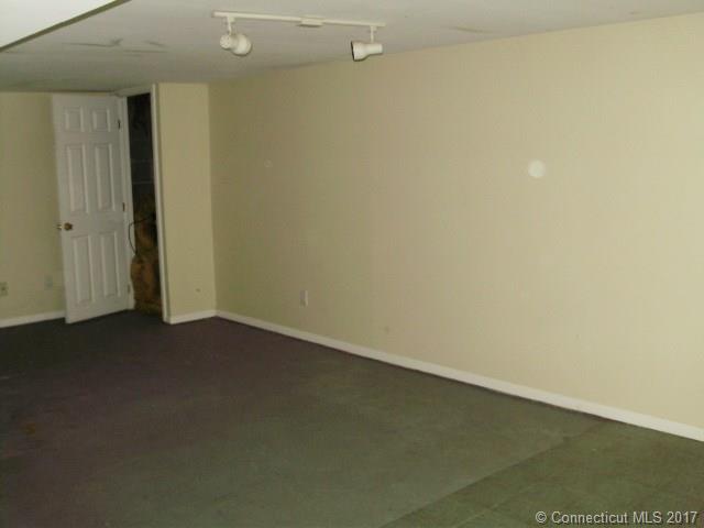 187 Peach Orchard Rd, Waterbury, CT 06706