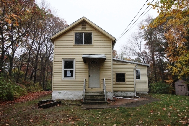 103 Holly StWaterbury, CT, 06706New Haven County