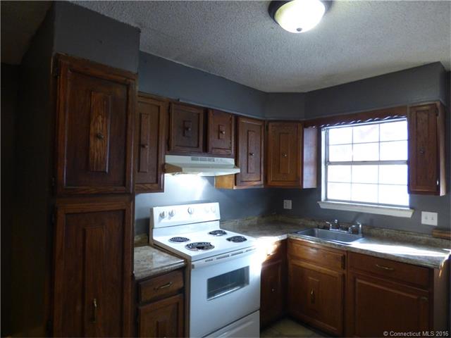 107 Angel Dr, Waterbury, CT 06708