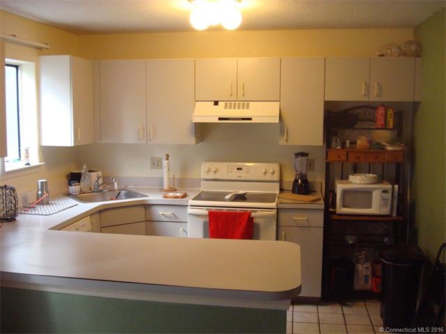 925 Oronoke Rd, Waterbury, CT 06708