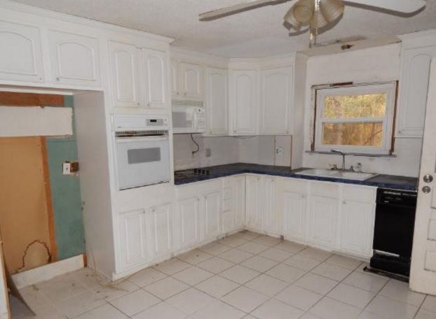 567 Wilson St, Waterbury, CT 06708