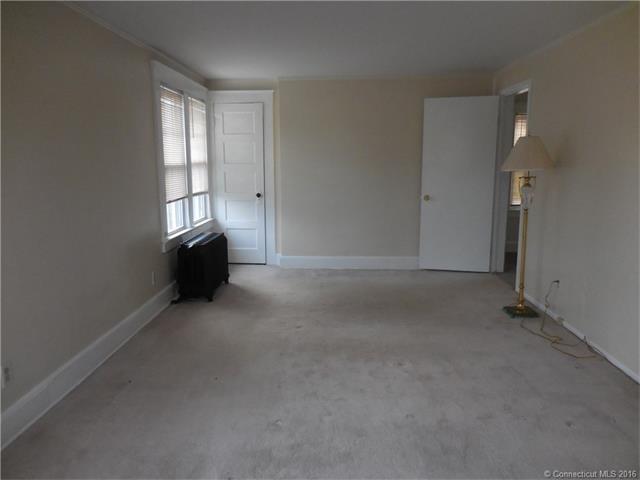 14 Oak Hill Ave, Waterbury, CT 06708