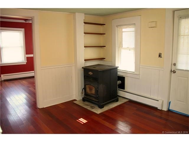 103Whitewood Rd, Waterbury, CT 06708