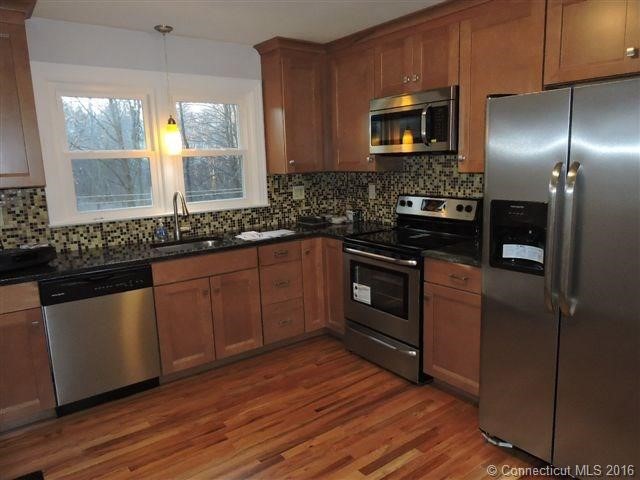 110Hewey St, Waterbury, CT 06708