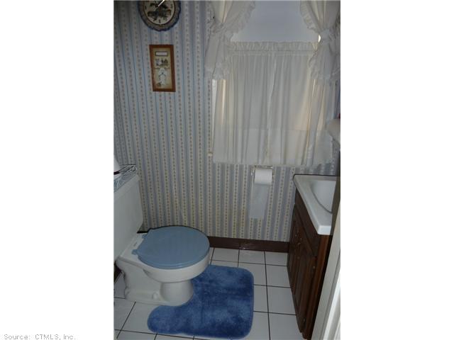 23 Evans St, Waterbury, CT 06708
