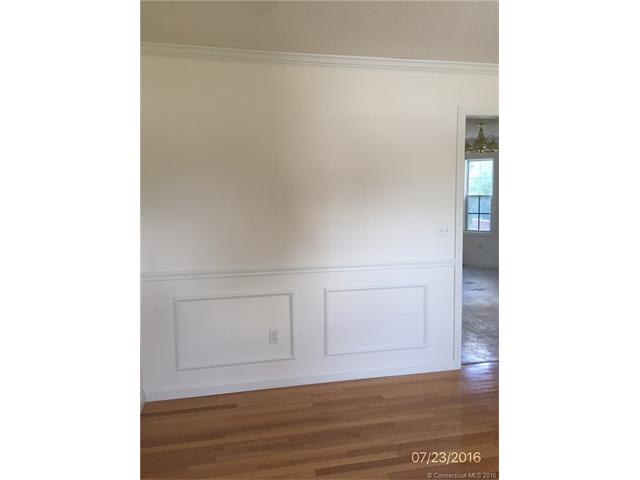 37 Elaina Cir, Waterbury, CT 06708