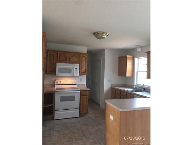 37 Elaina Cir, Waterbury, CT 06708
