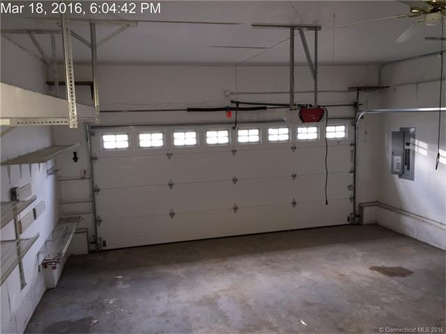 37 Elaina Cir, Waterbury, CT 06708