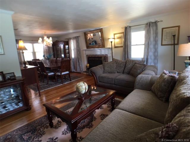 81 Robinwood Rd, Waterbury, CT 06708