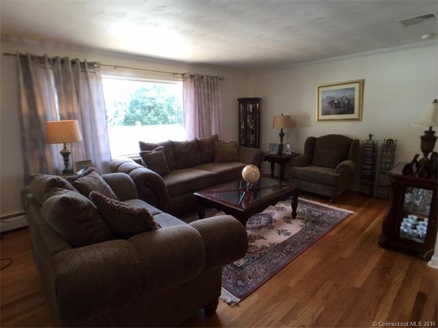81 Robinwood Rd, Waterbury, CT 06708