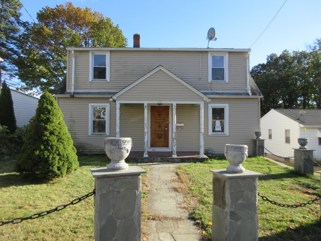 173 Bradley AveWaterbury, CT, 06708New Haven County