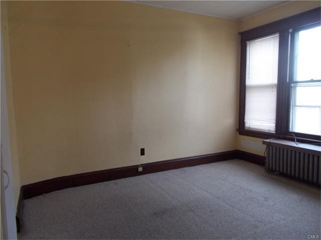 90 Ridgewood Street, Waterbury, CT 06710