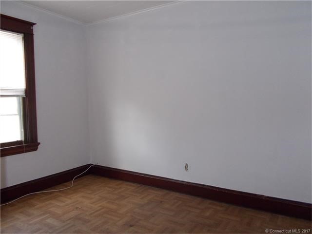 90Ridgewood St, Waterbury, CT 06710