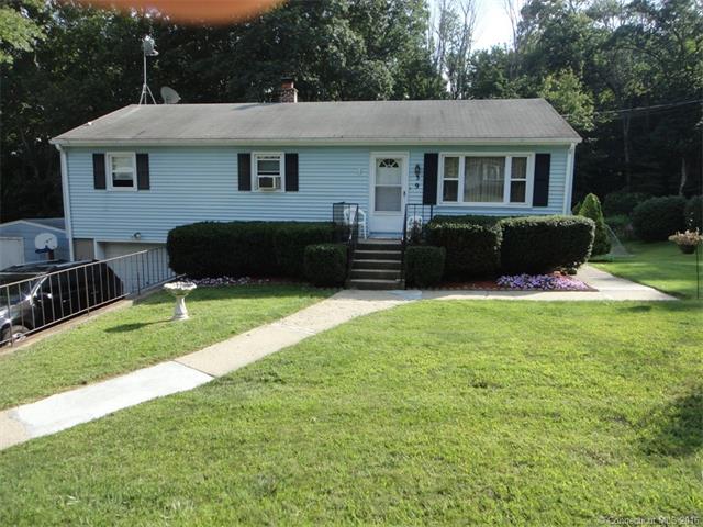 39 Coach Dr, Wolcott, CT 06716