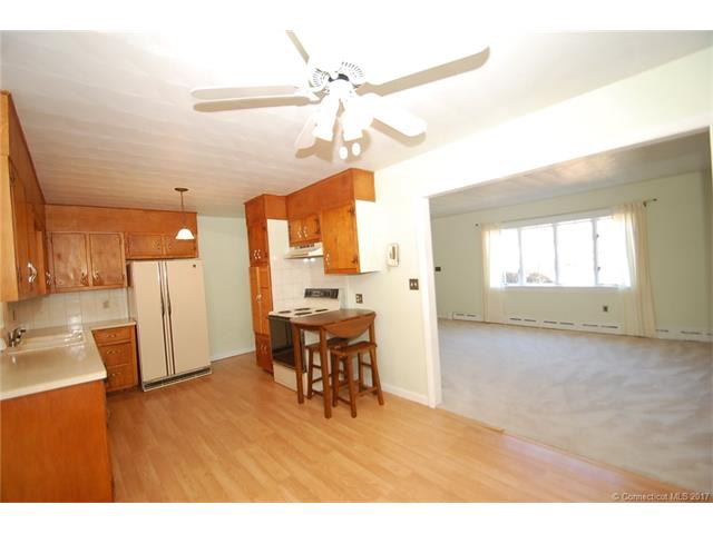 32 Bayview Cir, Wolcott, CT 06716